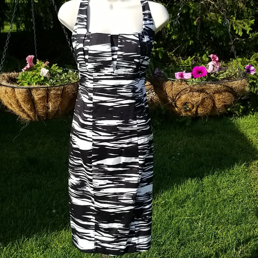 SALE! Calvin Klein sleeveless summer dress. Size 8